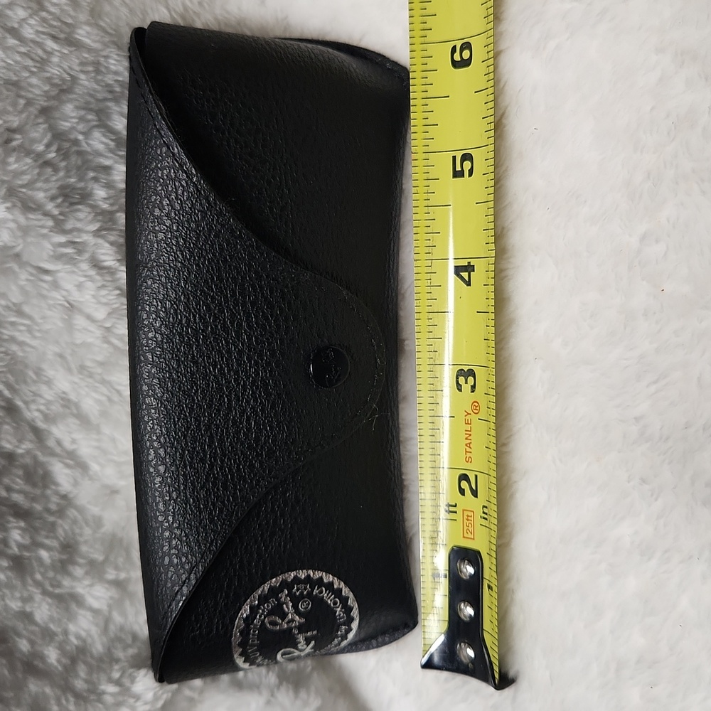 Ray-Ban Glass Case Snap Closure - Picture 4 of 5